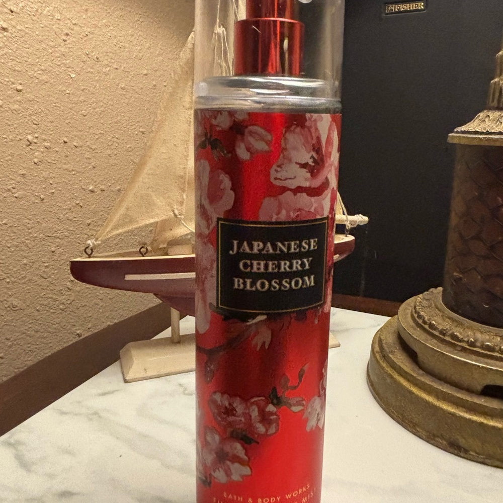 Bath & Body Works Red Moisturizer & Body Oil